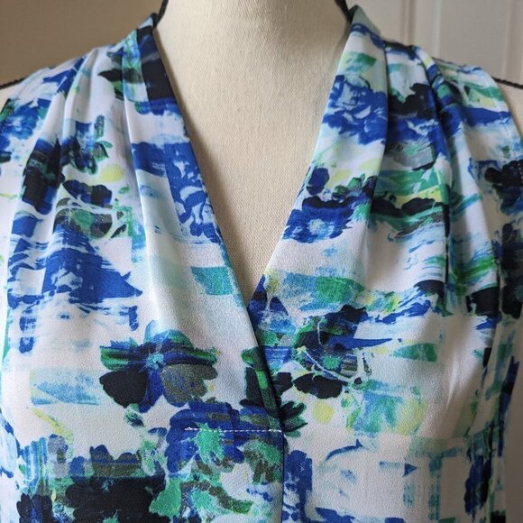Vince Camuto Petite Small white blue green sleeveless abstract print blouse - Picture 2 of 10